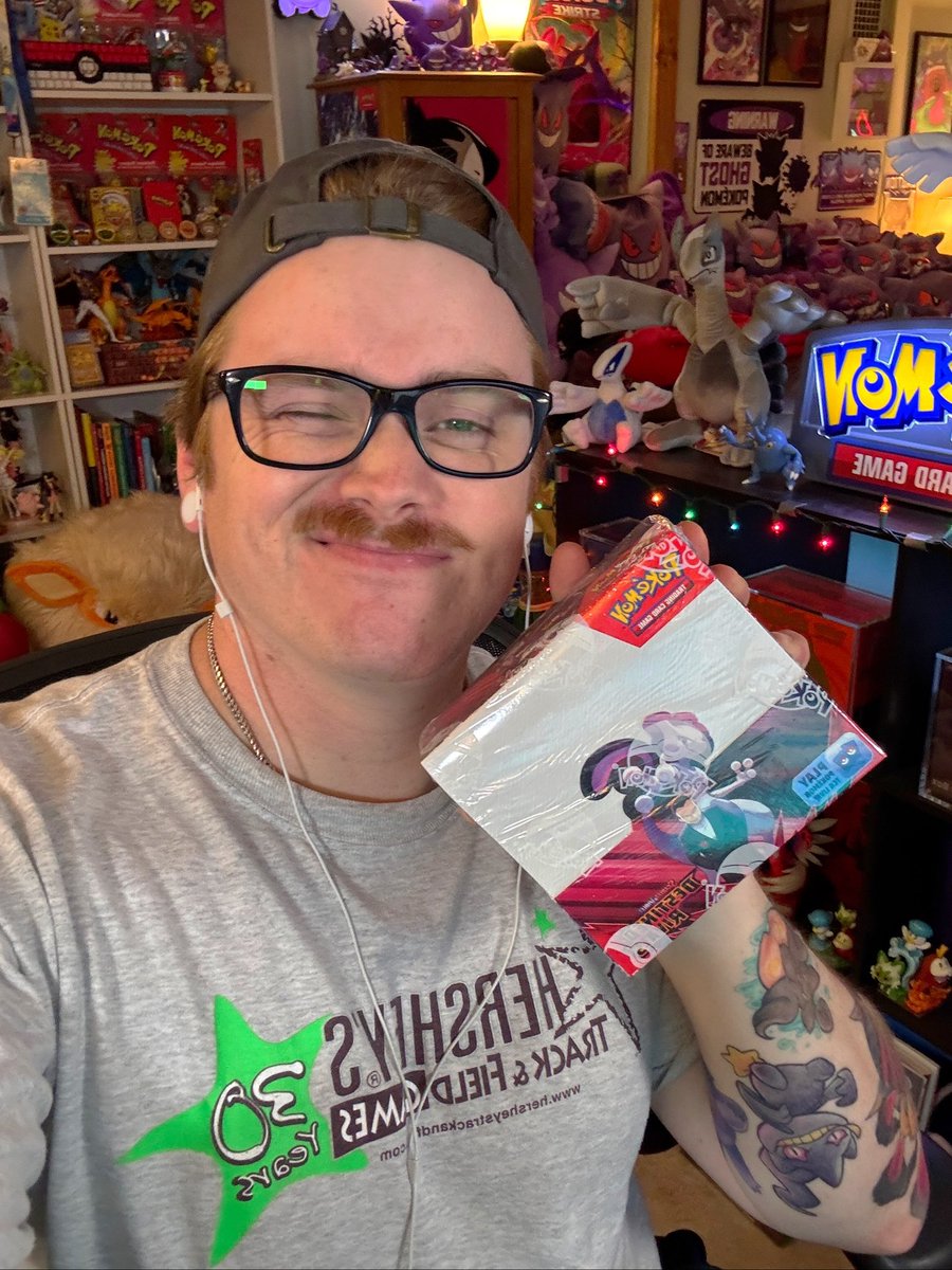 PokeDubz (@pokedubz) on Twitter photo Opening up some DR from <a href="/RareCandy/">Rare Candy</a> while checking out their scanner, then hunting more Lugia in SoulSilver! Come chill!!
twitch.tv/PokeDubzz Opening up some DR from <a href="/RareCandy/">Rare Candy</a> while checking out their scanner, then hunting more Lugia in SoulSilver! Come chill!!
twitch.tv/PokeDubzz