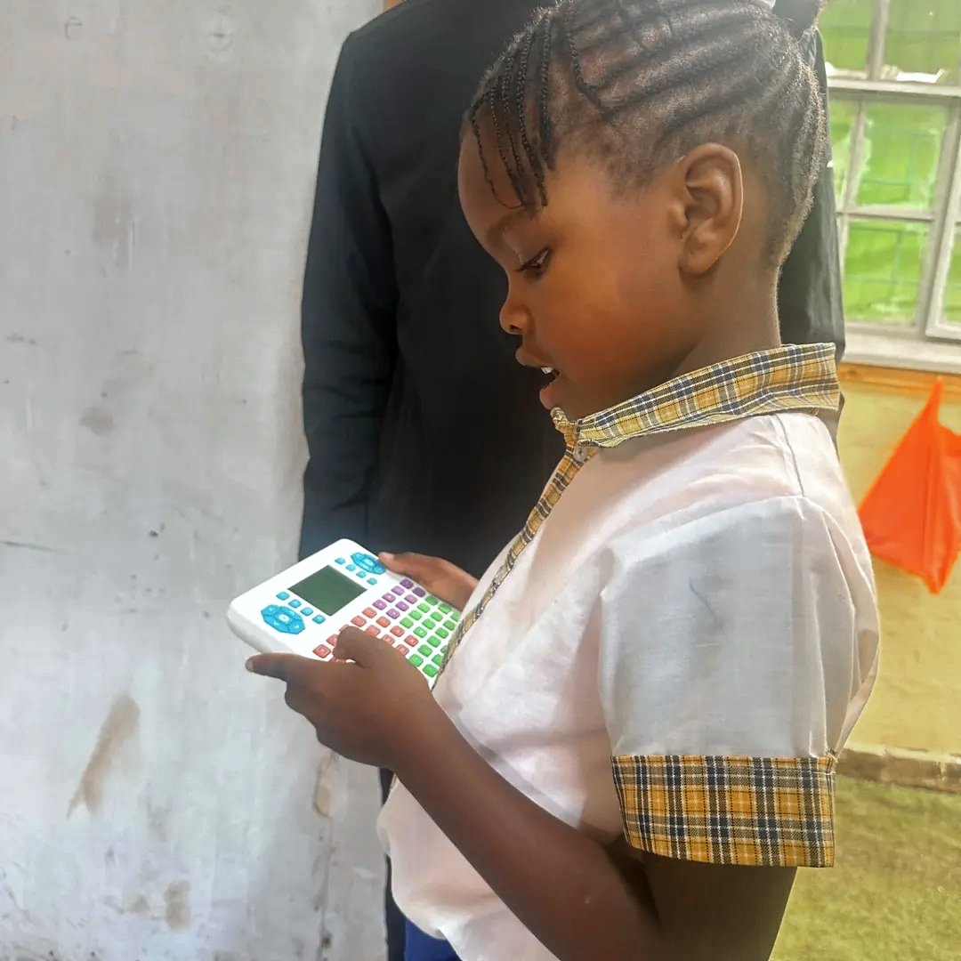 WhalesBot's tweet image. 🌍 Robotics in Kenya? Absolutely! 🇰🇪
Thanks to our partner Code With Kids in Kenya, WhalesBot is helping primary students in Kenya learn robotics &amp;amp; coding — even in areas with limited resources. 🤖💡
#WhalesBot #STEMeducation #RoboticsForAll  #AIrobots