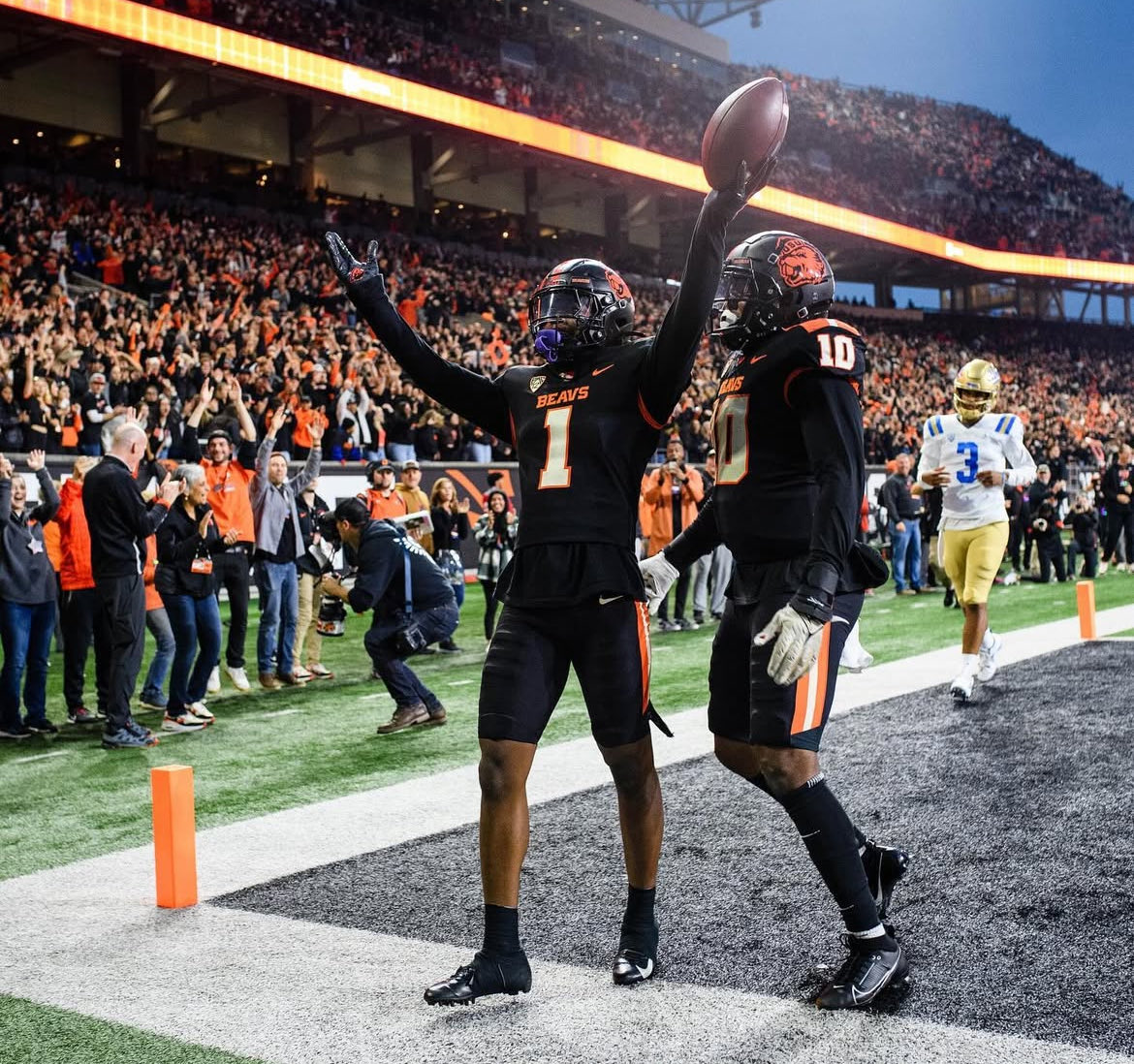 Kyle Hall (@theekylehall) on Twitter photo #AGTG Beyond blessed to receive an offer from Oregon State University!! 🦫 <a href="/CoachAJCoop/">Coach Coop</a> #csmisdbu #GoBeavs
<a href="/Ogthetruth/">Coach OG</a> <a href="/coachTcsm/">Tim Tulloch Sr.</a> <a href="/Coach_Sekona/">Coach Sekona</a> <a href="/coach_schrider/">Ben Hawk Schrider</a> <a href="/CoachDblR/">Ryan Roberts</a> <a href="/CoachJackson24/">Nate Jackson</a> <a href="/BrandonHuffman/">Brandon Huffman</a> <a href="/JUCOFFrenzy/">JUCO Football Frenzy</a> #AGTG Beyond blessed to receive an offer from Oregon State University!! 🦫 <a href="/CoachAJCoop/">Coach Coop</a> #csmisdbu #GoBeavs
<a href="/Ogthetruth/">Coach OG</a> <a href="/coachTcsm/">Tim Tulloch Sr.</a> <a href="/Coach_Sekona/">Coach Sekona</a> <a href="/coach_schrider/">Ben Hawk Schrider</a> <a href="/CoachDblR/">Ryan Roberts</a> <a href="/CoachJackson24/">Nate Jackson</a> <a href="/BrandonHuffman/">Brandon Huffman</a> <a href="/JUCOFFrenzy/">JUCO Football Frenzy</a>