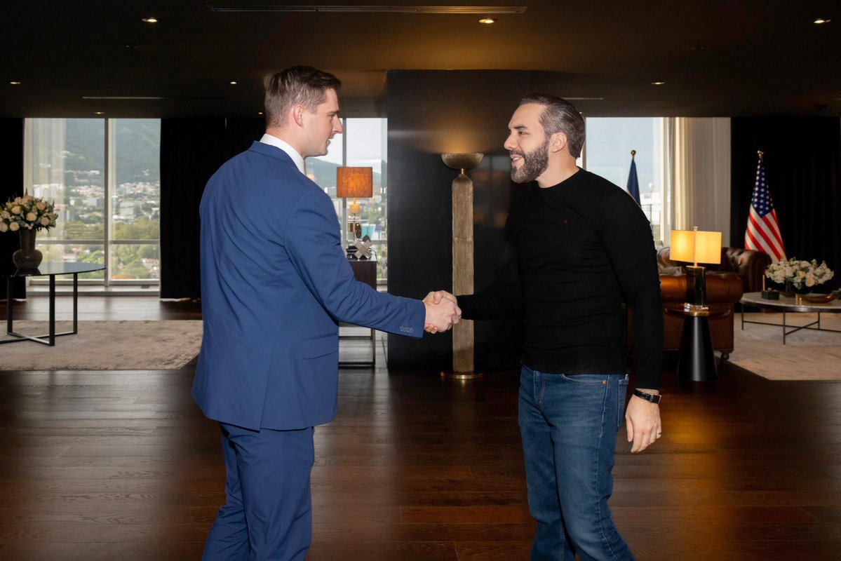 🚨 BREAKING: Incontro tra il direttore esecutivo digitale di Trump e il presidente di El Salvador per discutere di Bitcoin