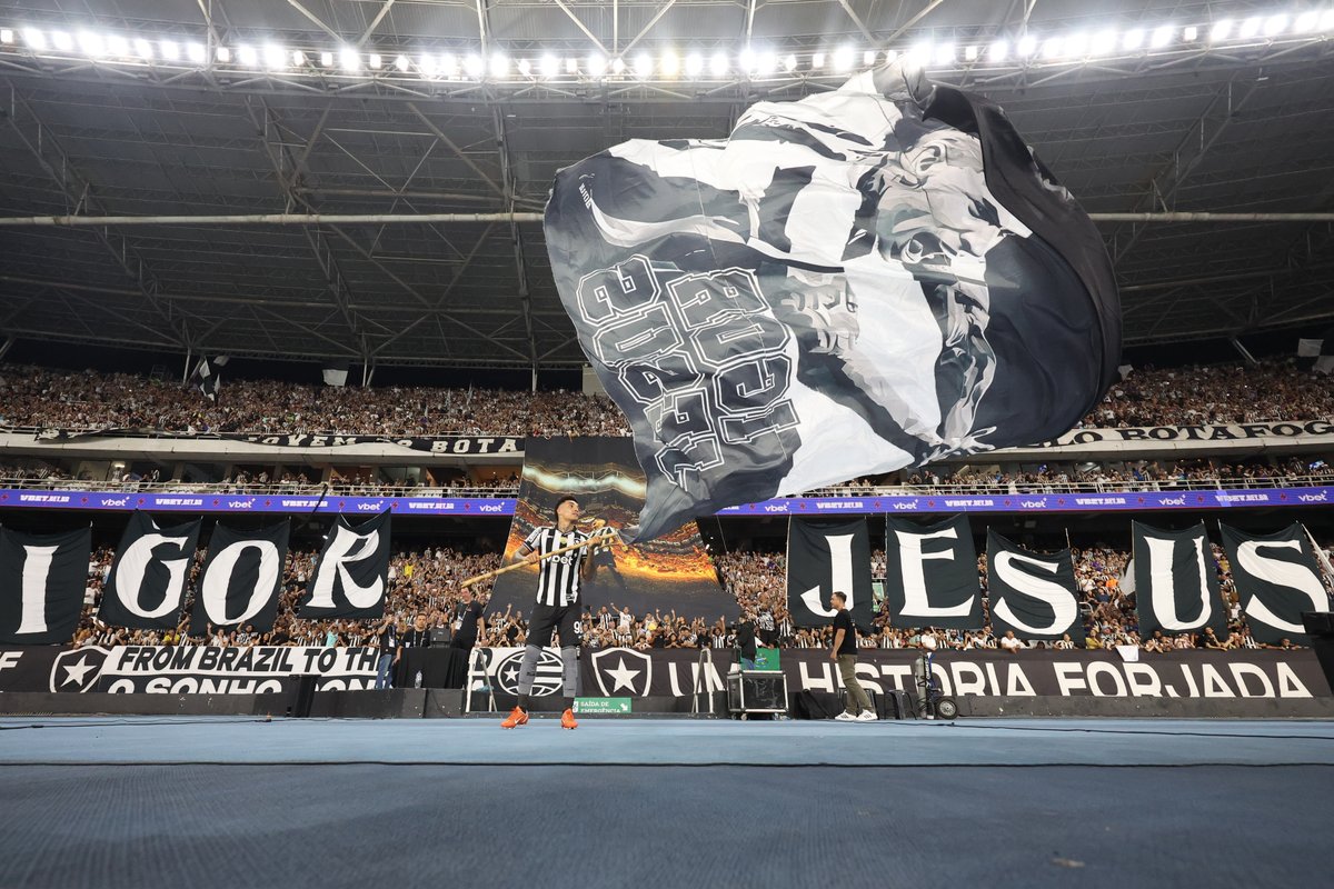 Obrigado por tudo, Igor Jesus! 9⃣9⃣🔥

📸Vítor Silva/Botafogo