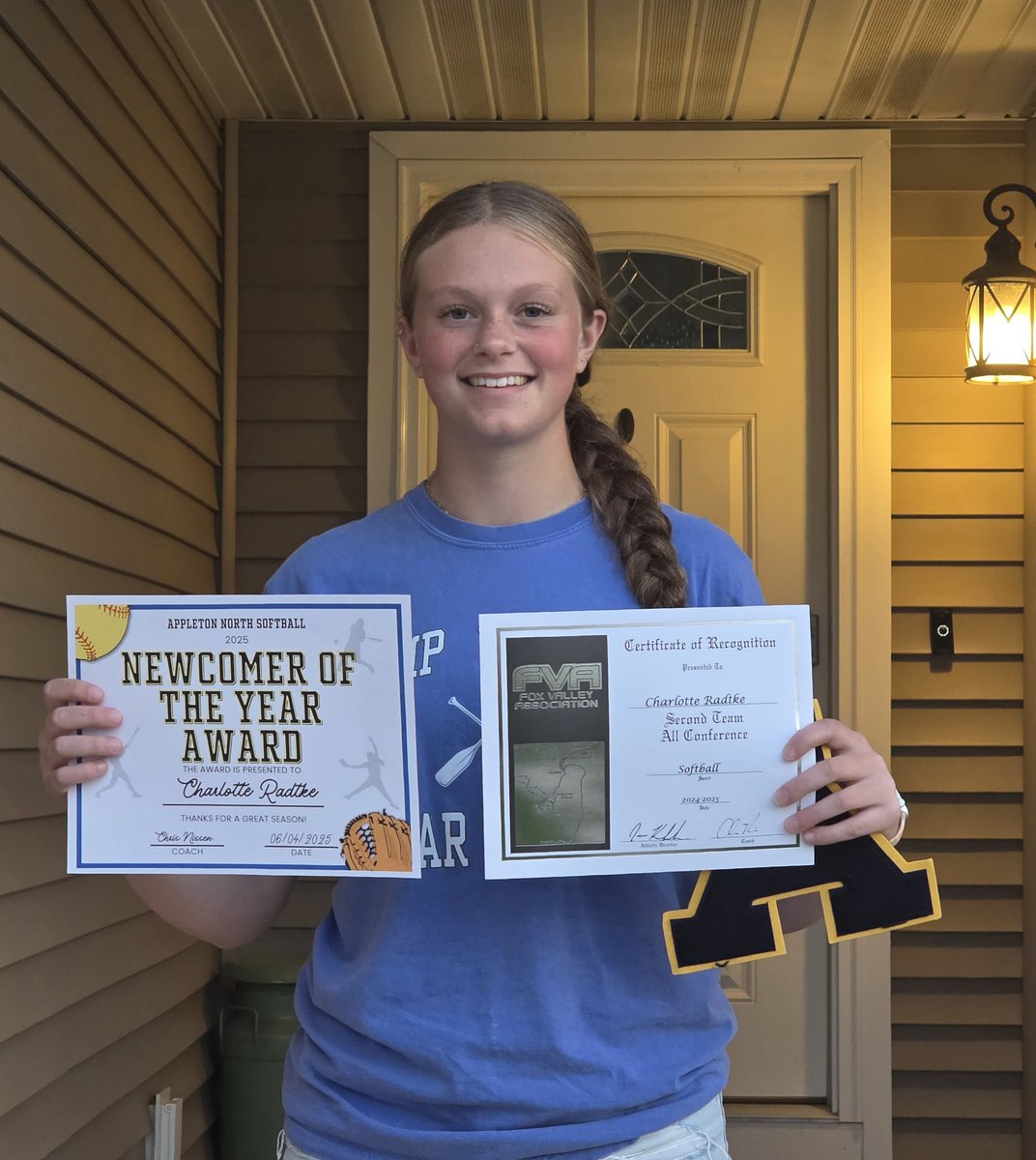 CharlotteR_2028's tweet photo. At our end of the year banquet tonight,  I was honored with the "Newcomer of the year" award and 2nd team all conference. I was thrilled to see 3 of my teammates also receive 2nd team. 
I am grateful for this season and already looking forward to next year! https://t.co/2TzVH1Cdjv