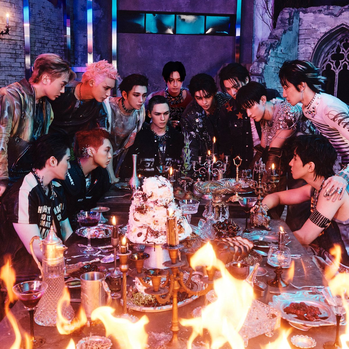 &lt;HAPPY BURSTDAY&gt; by #SEVENTEEN debuts at #1 on this week's Circle Album Chart with 2,349,695 copies.

This is their 20th number-one album.