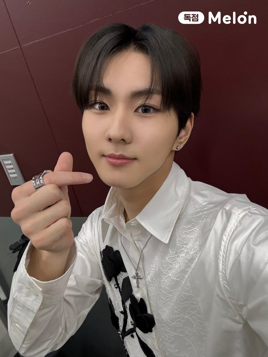 melon's tweet image. 📂DESIRE : UNLEASH
└📁#엔하이픈_독점포토

⋆˚｡⋆ ʚ 엔하이픈이 엔진을 이렇게 사랑해 ɞ ⋆˚｡⋆

엔하이픈이랑 영상통화하고 싶은 ENGENE
⇢ 영통 팬싸 레쭈고〜

지금 바로 멜론에서 확인하고
영상통화 이벤트 당첨 기회 받기！

🔗 kko.kakao.com/B0xlkwiAzZ

@ENHYPEN
#멜론 #Melon