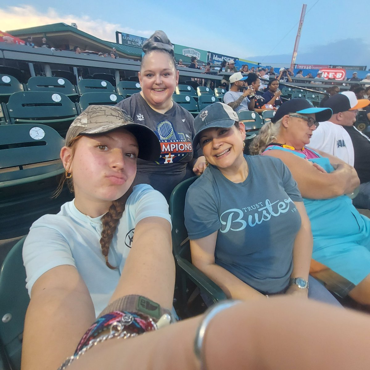 Jacqueline (Zuñiga) Schneider tweet media