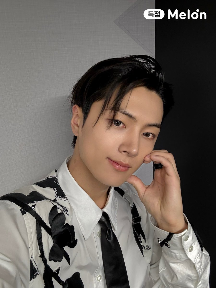 melon's tweet image. 📂DESIRE : UNLEASH
└📁#엔하이픈_독점포토

⋆˚｡⋆ ʚ 엔하이픈이 엔진을 이렇게 사랑해 ɞ ⋆˚｡⋆

엔하이픈이랑 영상통화하고 싶은 ENGENE
⇢ 영통 팬싸 레쭈고〜

지금 바로 멜론에서 확인하고
영상통화 이벤트 당첨 기회 받기！

🔗 kko.kakao.com/B0xlkwiAzZ

@ENHYPEN
#멜론 #Melon