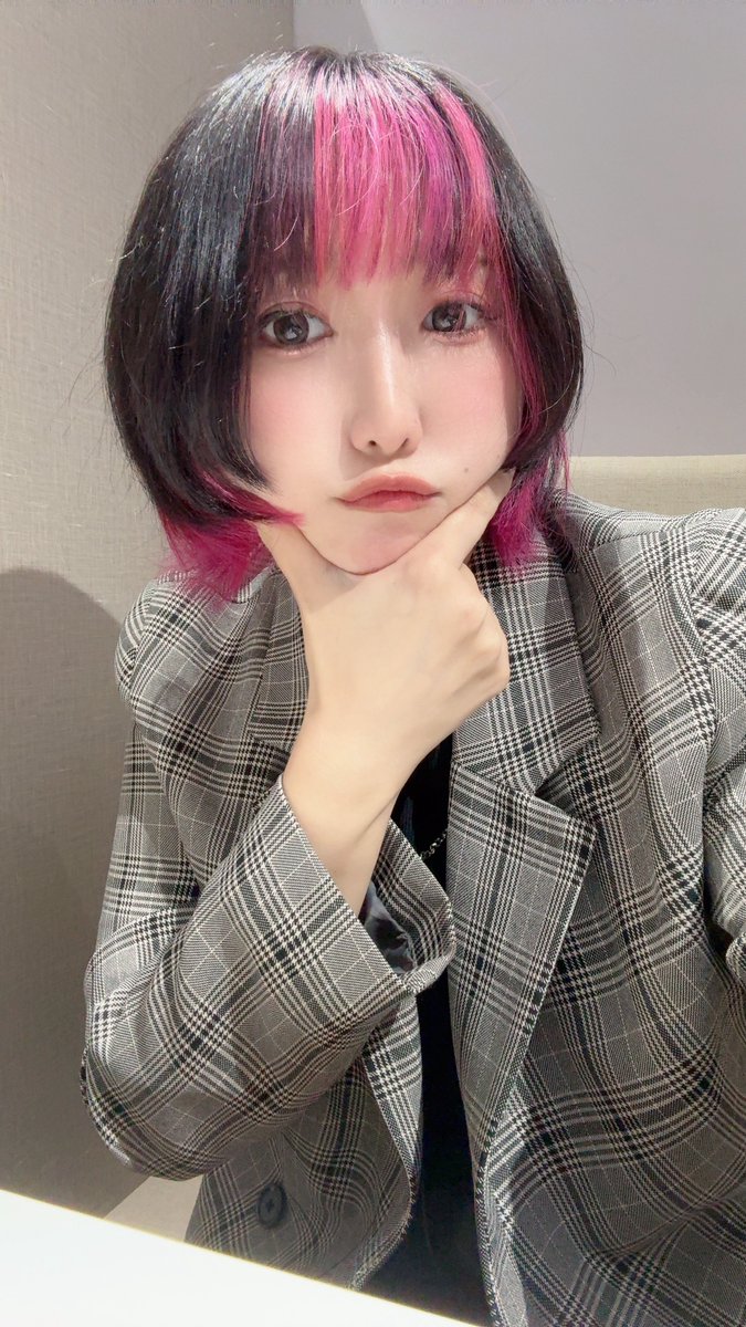 ななみちゃんです
髪の毛ピンクのままで
行こうと思います！よいですか？