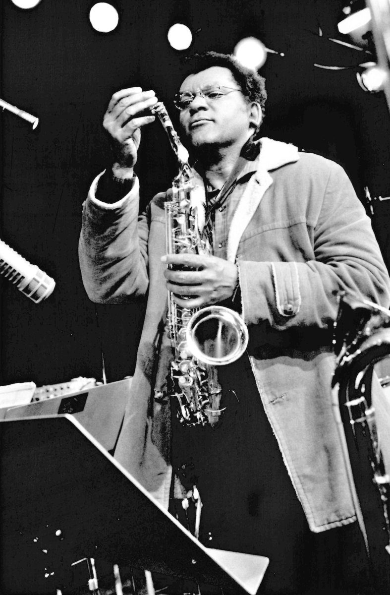 Happy birthday to Anthony Braxton (b. June 4, 1945), a towering figure in contemporary music.
#aacm #creativemusic #experimentalmusic
Photo by Hans Harzheim.