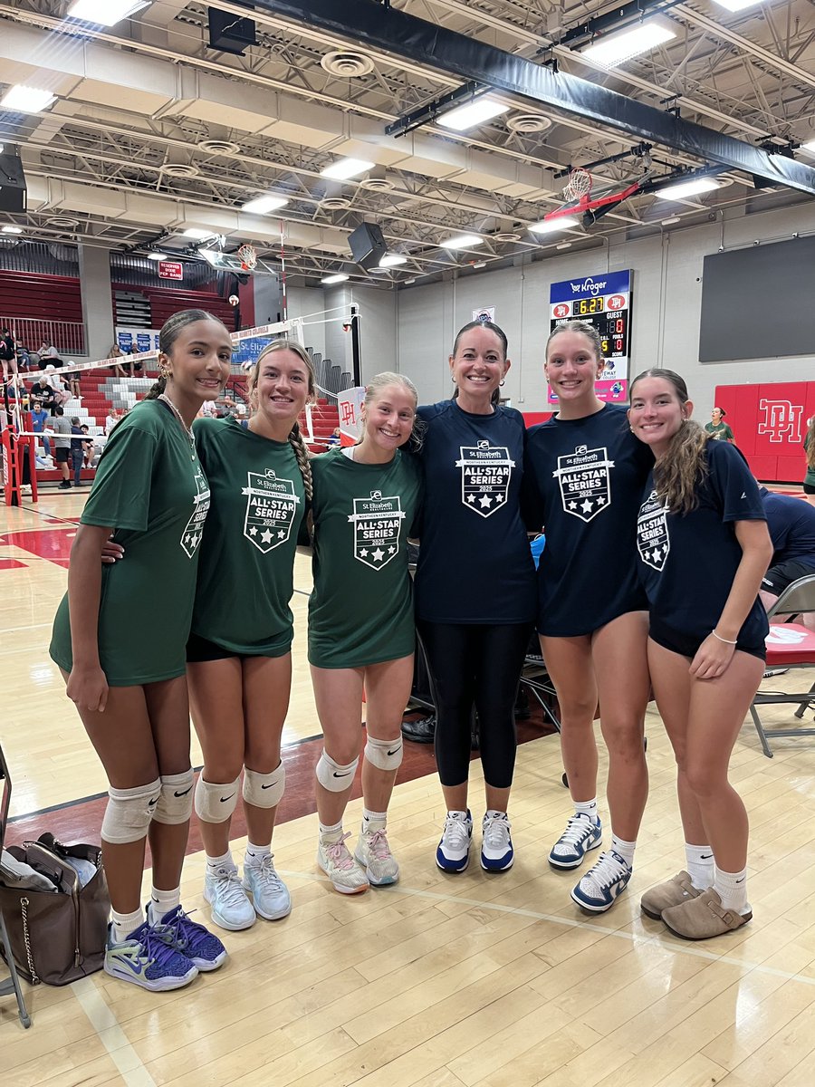 shseaglesvball's tweet photo. The JR/SR All-Star Game was a blast! Our girls represented! 
JR’s- @RyannGrigsby @MinorMilyn 
SR’s- @BrooklynHelm_ @EliseManhardt @jaedamenfee https://t.co/f9X8o1LXyh