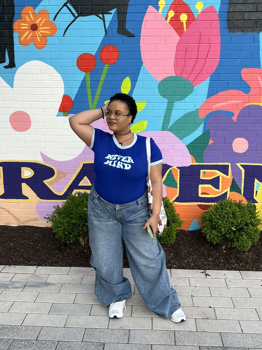 was tryna be stylish with the baggy pants look but i’m too fucking short lmao 

felt like I was gonna trip LMAO