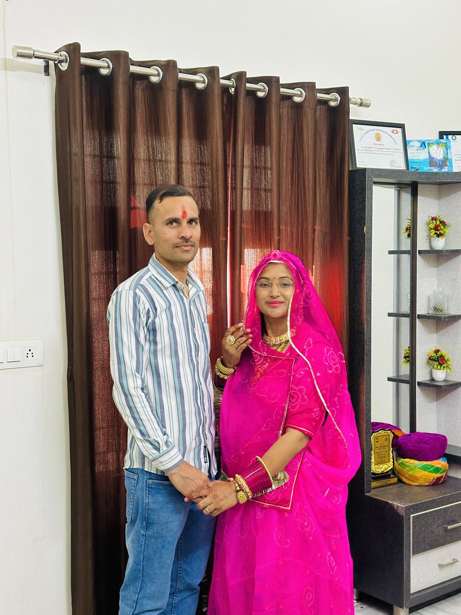 Saroj choudhary (@bajiyashooter) on Twitter photo ज़िन्दगी के सफ़र मे हर मोड़ पर साथ निभाने वाले favourite person <a href="/suresh_bajiya01/">Suresh Choudhary(पलाड़ा) </a> को जन्मदिन की हार्दिक शुभकामनाएँ और बधाई 🎉
तेजाजी महाराज का आशीर्वाद आप पर हमेशा बना रहे ज़िन्दगी के सफ़र मे हर मोड़ पर साथ निभाने वाले favourite person <a href="/suresh_bajiya01/">Suresh Choudhary(पलाड़ा) </a> को जन्मदिन की हार्दिक शुभकामनाएँ और बधाई 🎉
तेजाजी महाराज का आशीर्वाद आप पर हमेशा बना रहे