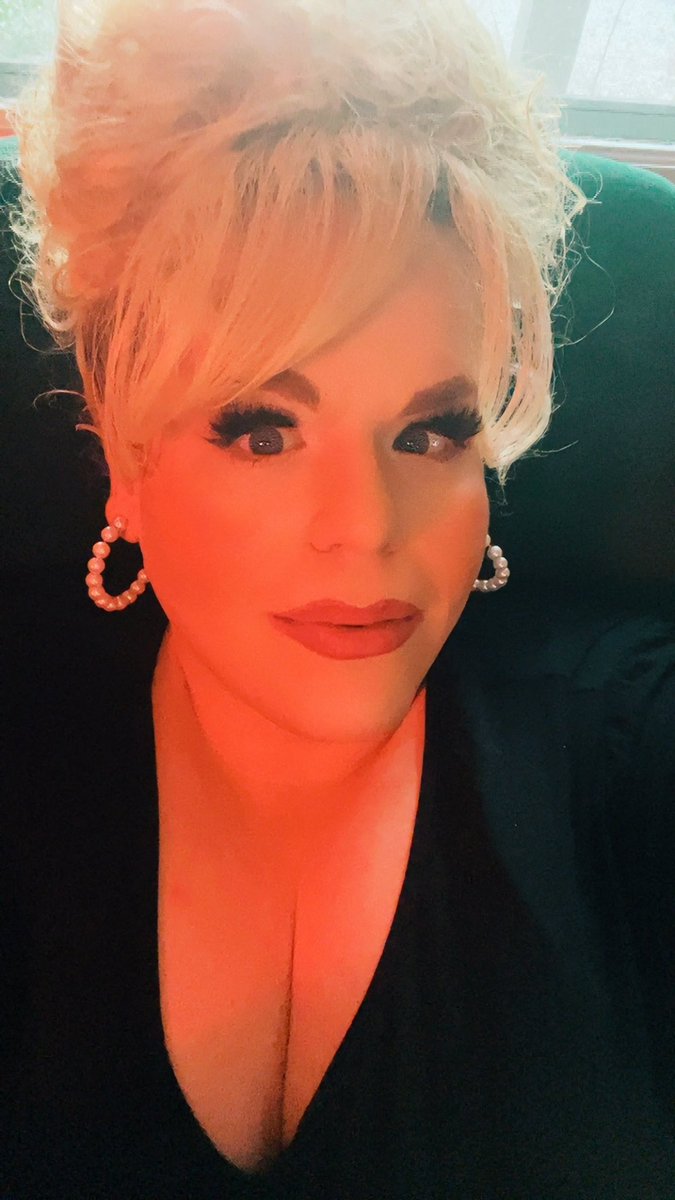 Alleged proof of life. 💋