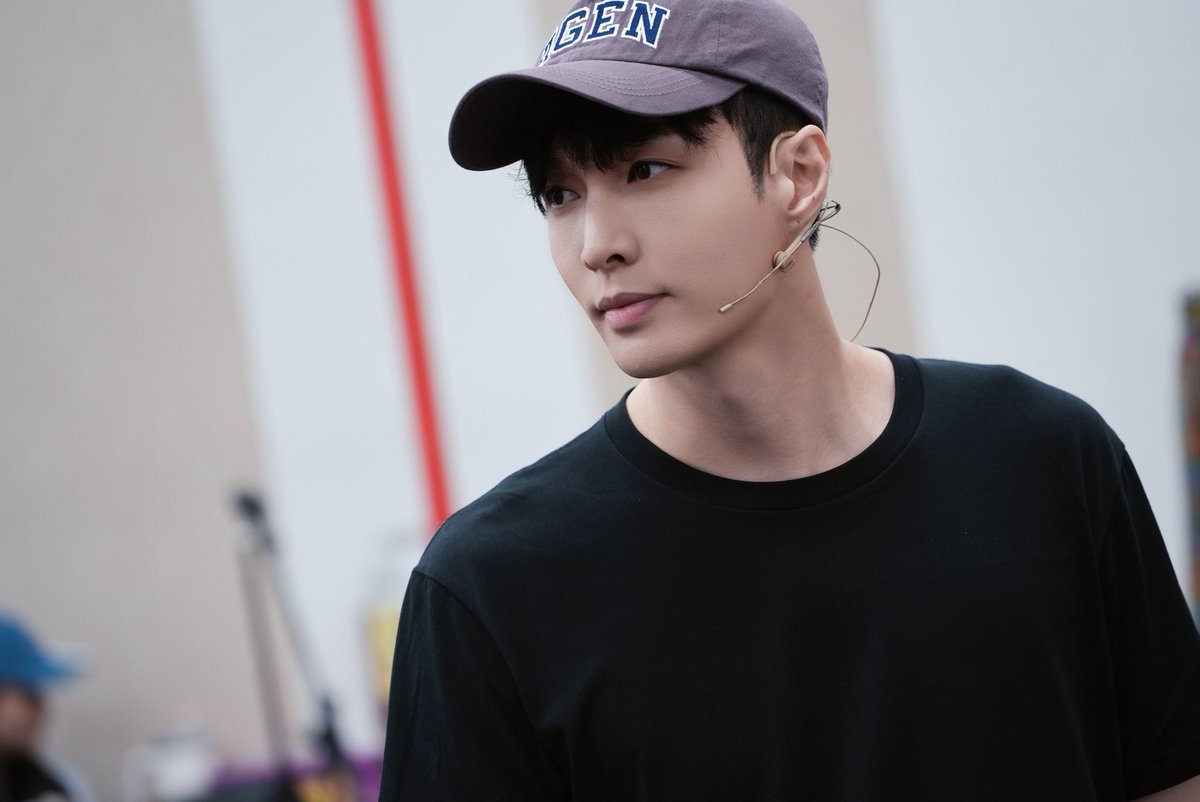 Lay Zhang Studio tweet media