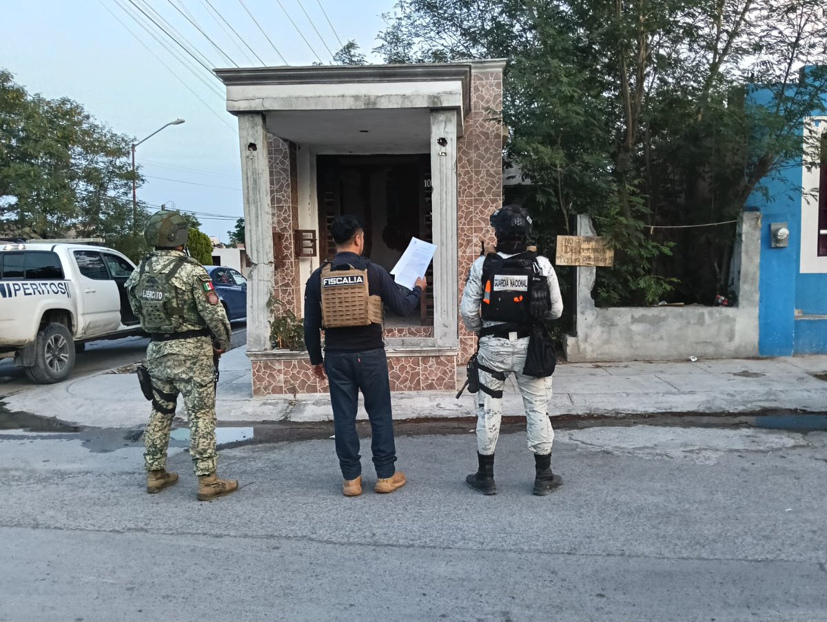 Fiscalía General de Justicia de Tamaulipas (@fgj_tam) on Twitter photo #FGJT_Informa La <a href="/FGJ_Tam/">Fiscalía General de Justicia de Tamaulipas</a> y #SEDENA ejecutaron una orden de cateo por Robo de Vehículo, asegurando defensa delantera blanca y trasera en gris, con placa sobrepuesta de Tamaulipas, que corresponde a otro vehículo con reporte de robo, #Reynosa #Tamaulipas #FGJT_Informa La <a href="/FGJ_Tam/">Fiscalía General de Justicia de Tamaulipas</a> y #SEDENA ejecutaron una orden de cateo por Robo de Vehículo, asegurando defensa delantera blanca y trasera en gris, con placa sobrepuesta de Tamaulipas, que corresponde a otro vehículo con reporte de robo, #Reynosa #Tamaulipas