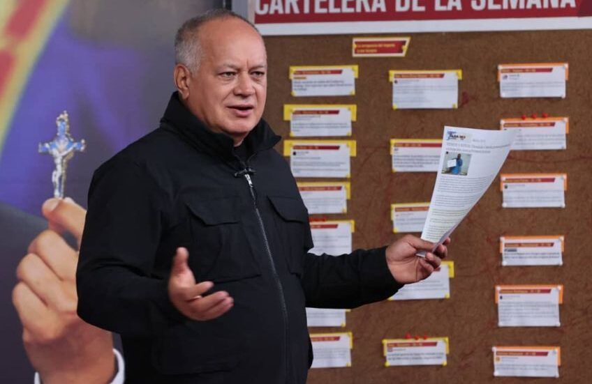 Cabello anuncia detención de trinitario vinculado a acciones terroristas contra Venezuela fusernews.com/cabello-anunci…
#PRELEMI