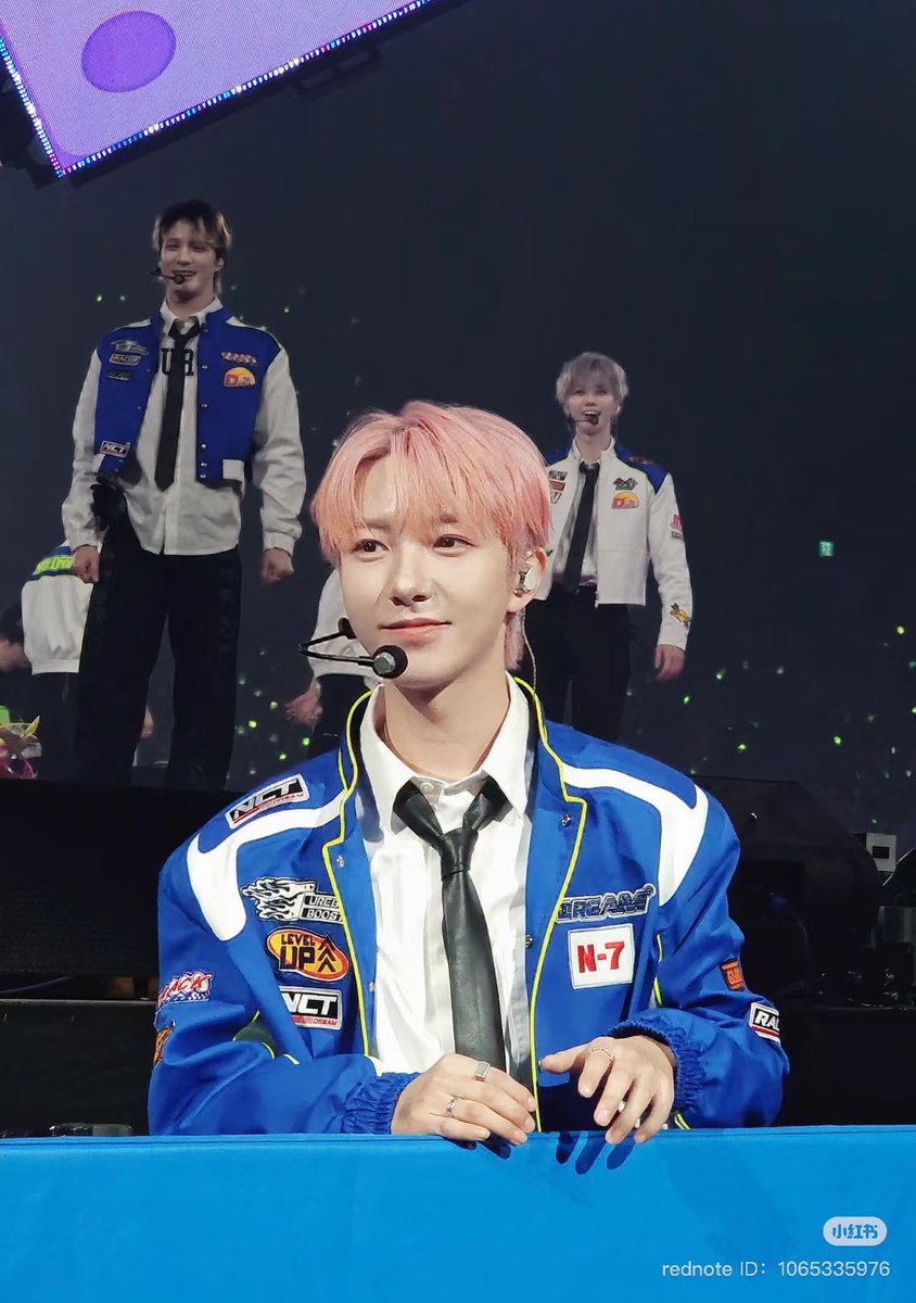 하 웃겨 
인사하러 온 띨롱 고양이와
그 뒤의 동물 친구들