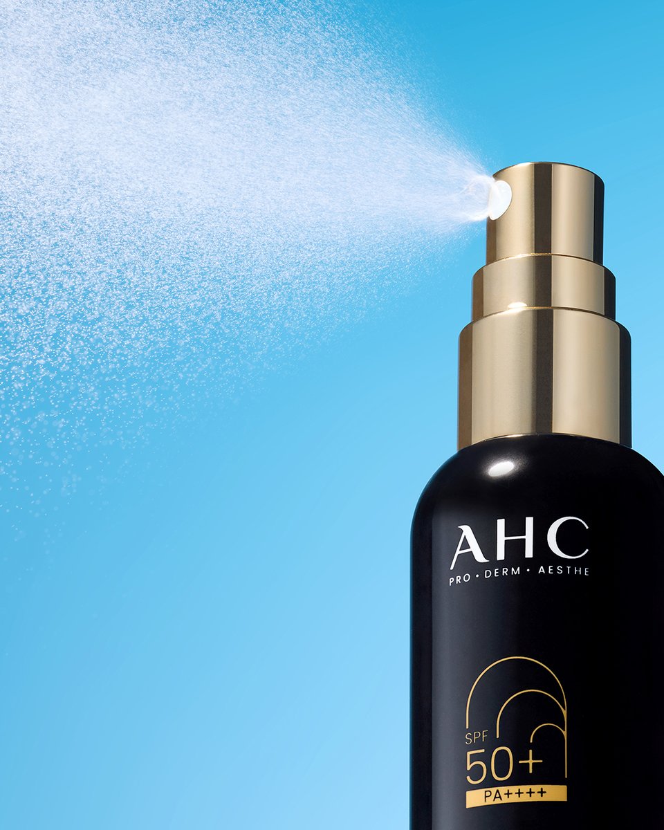 태양보다 눈부신 태민이 PICK한
가볍고 산뜻-한 선케어 ✨

👉 NEW 마스터즈 수딩 아웃도어 선스프레이 👈
이게 바로 태민이의 퍼펙트한 아이템!

🚫 NO GAS 타입으로 부담은 DOWN ⬇️
✈️ 기내 반입 가능한 활용도는 UP ⬆️

마스터즈 #블랙선스프레이 와 함께
자극 없이 완벽하게 여름 피부 완성해