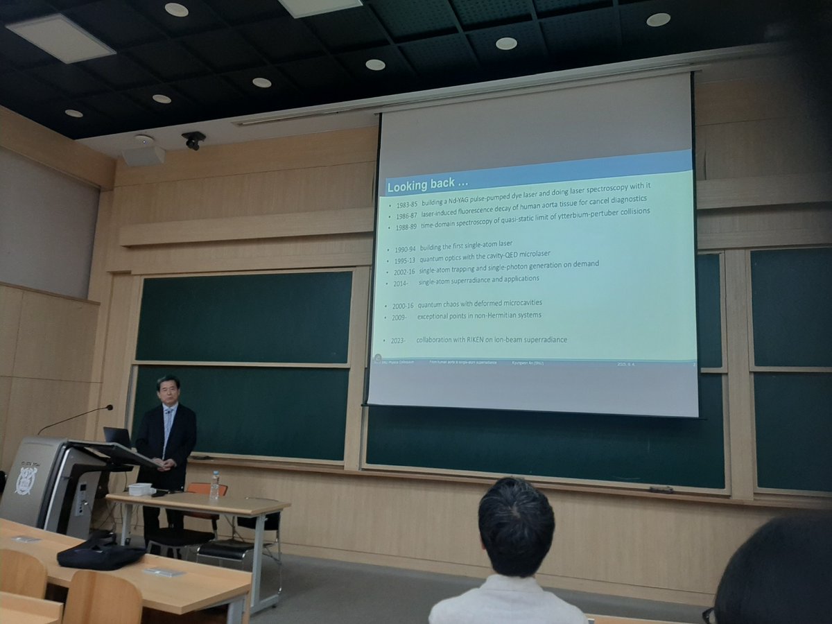 MoonjooLee's tweet photo. My PhD supervisor, Kyungwon An, gave his retirement colloquium @SeoulNatlUni yesterday. Although he is officially retiring, he has recently been awarded a five-year grant and will continue research until 2030. Great physicist! https://t.co/pDRSOgq8CI