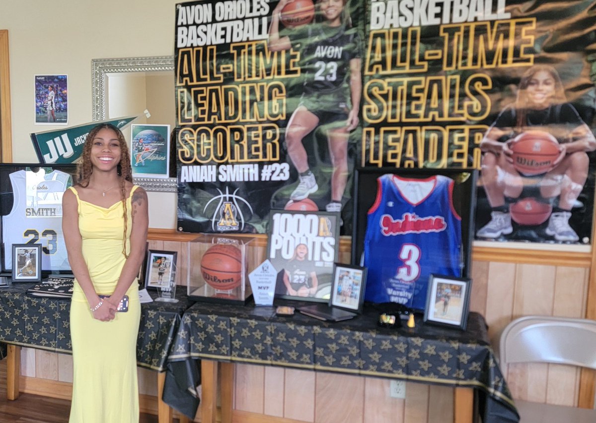 Aniah Smith (@aniahsmith23) on Twitter photo Man, and just like that class of '25, we out ✌️. It has been a ride that I am already missing, but on to the next chapter. JU🐬 here I come <a href="/JAX_WBB/">Jacksonville Women's Basketball</a> 💪🏀❤️ Man, and just like that class of '25, we out ✌️. It has been a ride that I am already missing, but on to the next chapter. JU🐬 here I come <a href="/JAX_WBB/">Jacksonville Women's Basketball</a> 💪🏀❤️