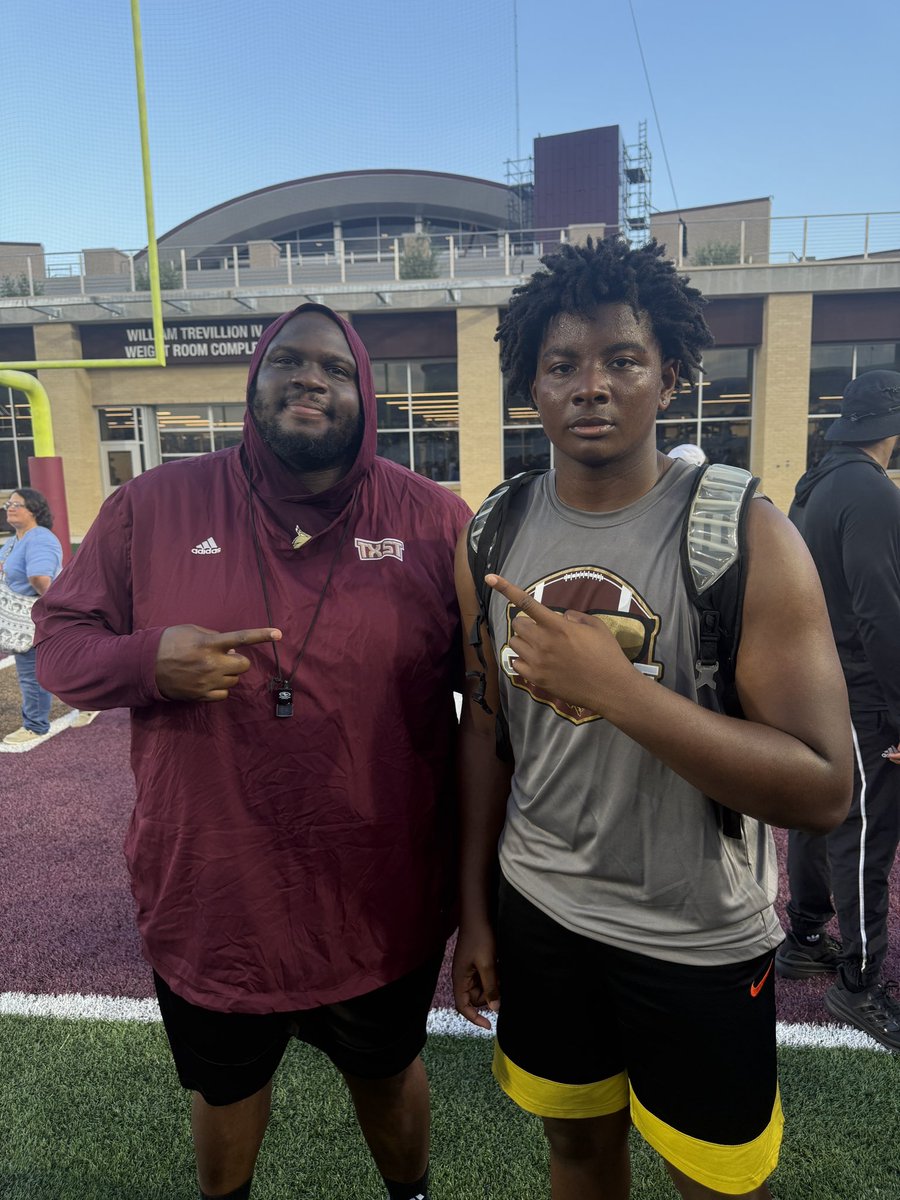 Thank you <a href="/CoachMikeOG/">Mike O’Guin</a> for having me at todays camp At Texas State, had a great time