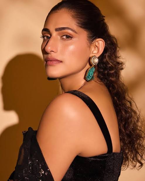 Kavish aziz tweet media