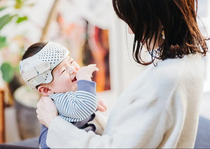 HirooHospital's tweet photo. 赤ちゃんの頭の形が気になっている
パパ・ママへ
都立病院で初めて赤ちゃんの頭の変形に対するヘルメット治療を始めます。
完全予約制 治療は自費診療
ご相談のみもOK
詳しくは病院HPをご覧ください。
https://t.co/Vp8zPOOoCf
#赤ちゃんの頭の形 #ヘルメット治療
#babyband #斜頭症 #広尾病院 https://t.co/r8U7BXZTqj