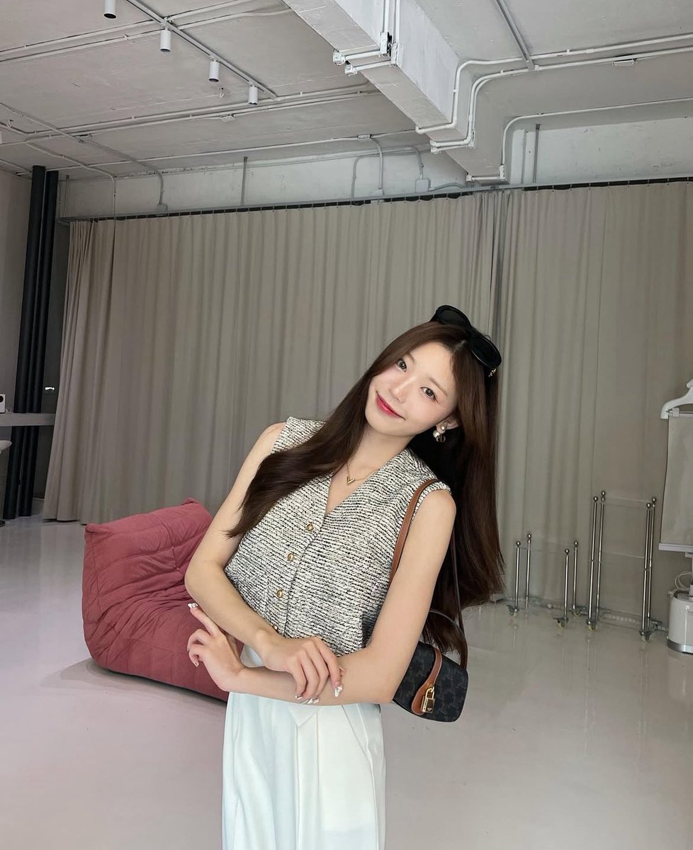 Rileyapparels m 280.- 

#ส่งต่อriley #ส่งต่อstylistshop #mon2sun #stylistshop #ส่งต่อcintageshop  #rileyapparels #ส่งต่อfeelfree #feelfreebkk #sistersfabric #cintageshop #ส่งต่อnike #unigam