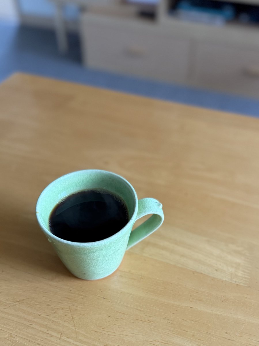 16EBISUMARU's tweet photo. 水出し用に仕入れて来た、#cafeswitch さんのフレンチコロンビア🇨🇴
超久々の深煎り
水出しを仕込む前に試し飲み☕️
ほろ苦の奥に甘み
明日は少し気温も上がりそうなので、午後から今季初の水出し仕込みます😌 https://t.co/EUT1mosTdh