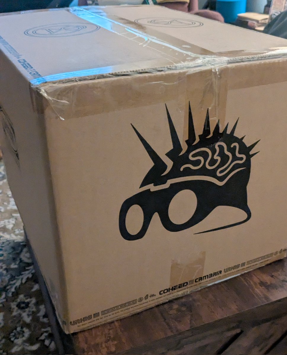 beingmikemurph's tweet photo. @Coheed Now this..... This is cool! Thank you for going all out with these album box sets. https://t.co/Oit78VixQk
