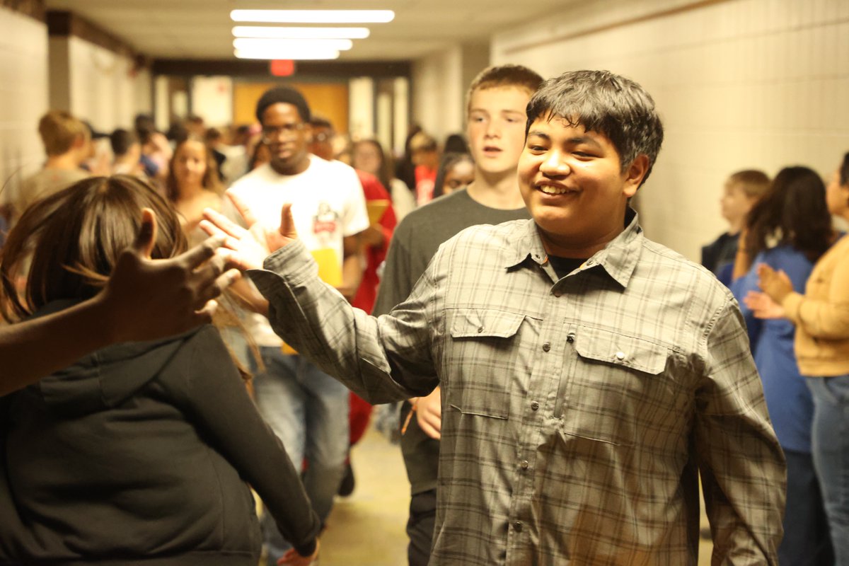 Before walking the halls of holland Middle School for the last time, the Class of 2029 collected honors and recognitions from their teachers. #HPSProud of this class and all they achieved! More pics on SmugMug: hps.smugmug.com/Holland-Middle…