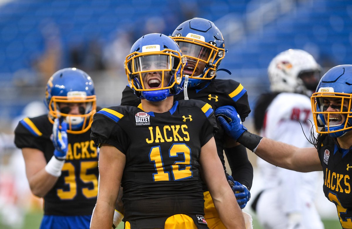 Dylan liner (@dylanliner18) on Twitter photo After a great conversation with <a href="/CoachDtjackson/">Dan Jackson</a> I’m blessed to receive my first offer from South Dakota State!
<a href="/EDGYTIM/">Timothy “EDGYTIM” OHalloran</a> <a href="/AllenTrieu/">Allen Trieu</a> <a href="/LemmingReport/">Tom Lemming</a> After a great conversation with <a href="/CoachDtjackson/">Dan Jackson</a> I’m blessed to receive my first offer from South Dakota State!
<a href="/EDGYTIM/">Timothy “EDGYTIM” OHalloran</a> <a href="/AllenTrieu/">Allen Trieu</a> <a href="/LemmingReport/">Tom Lemming</a>