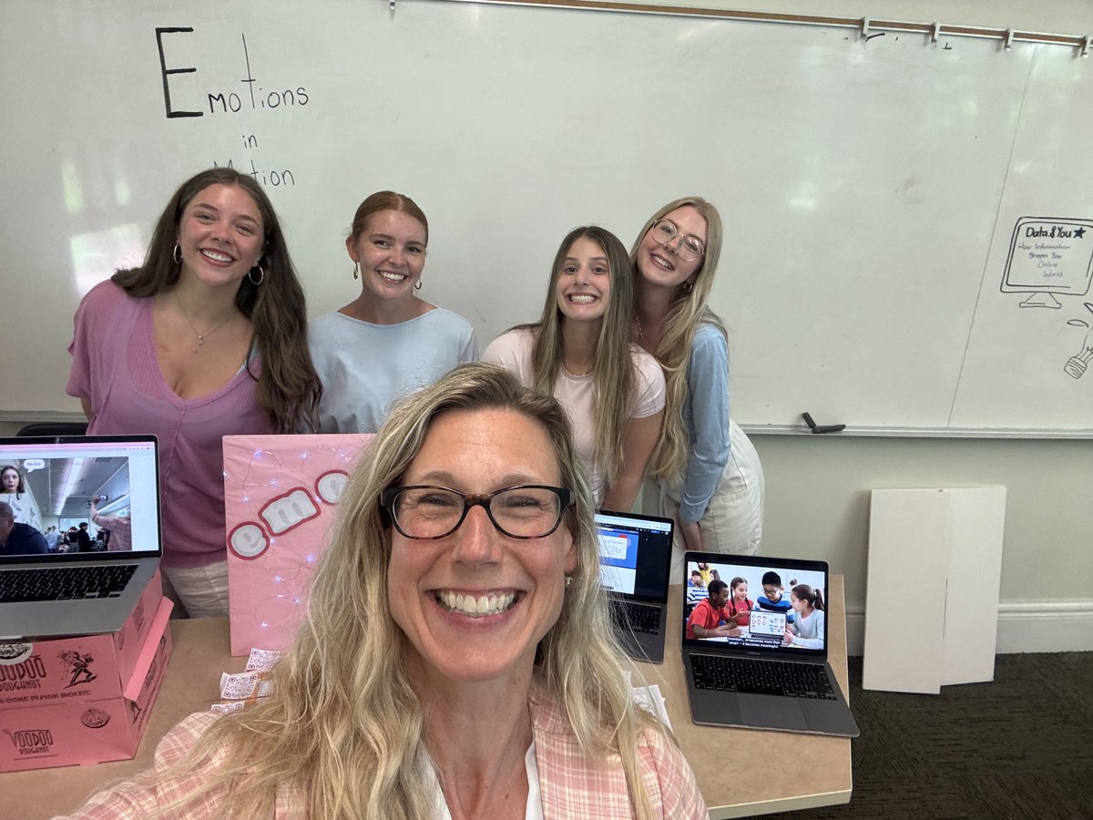 University of Oregon College of Education Dean (@uoeducationdean) on Twitter photo Such a joy to see the brilliant Ed Tech projects of <a href="/uoeducation/">University of Oregon College of Education</a> EDST 442 students this term. Thanks for welcoming me to your final project presentations! 💚💛 <a href="/uoregon/">University of Oregon</a> Such a joy to see the brilliant Ed Tech projects of <a href="/uoeducation/">University of Oregon College of Education</a> EDST 442 students this term. Thanks for welcoming me to your final project presentations! 💚💛 <a href="/uoregon/">University of Oregon</a>