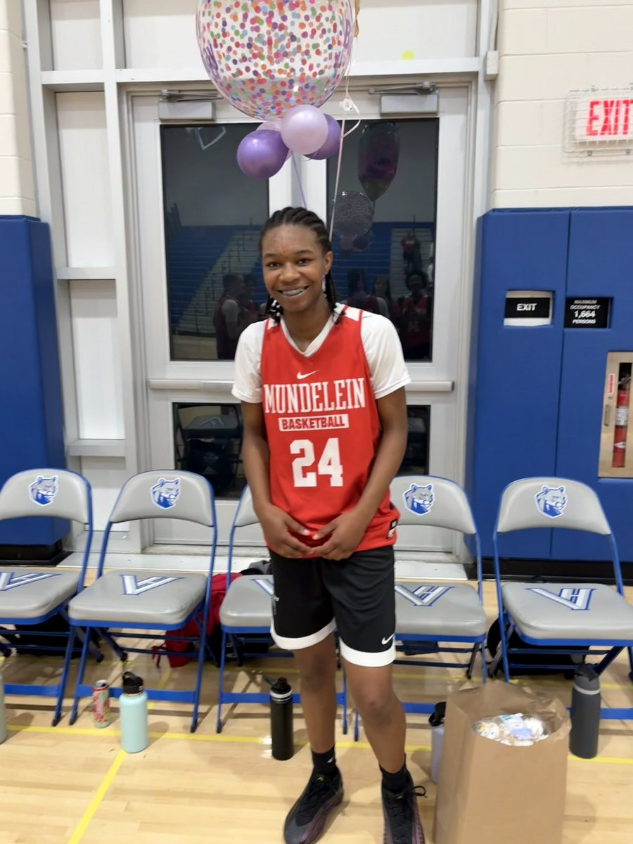 A Big Happy Birthday to part of our basketball family Grace! We loved celebrating you today! 🥳🎉❤️#happybirthday