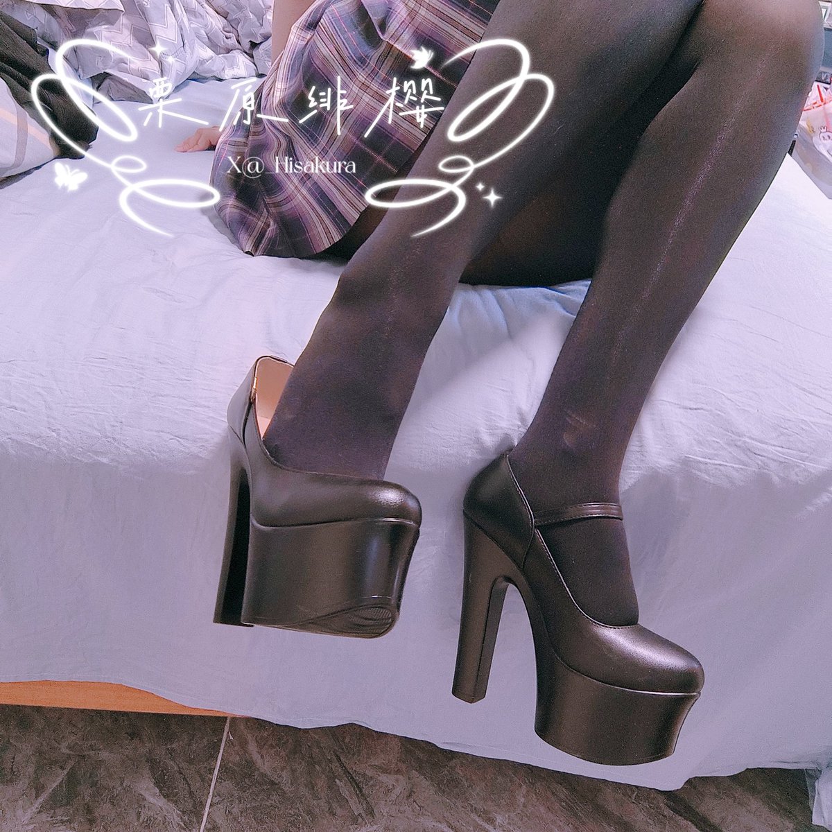 👠👠👠 https://t.co/3JnGi3TNBY