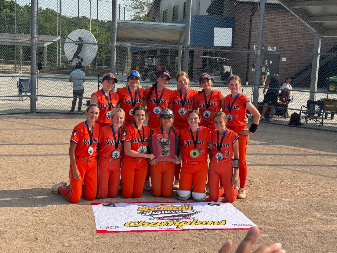 LaneyGraf's tweet photo. My team had a great weekend in the Top Gun Discovery Showcase going 6-1 and taking home 1st place! I had a .739 OPS with 2 2B and 7 RBIs. I also pitched well going 2-0 with 5 earned runs in 11.2 innings with 4 strikeouts. Love these girls! 
@TopGunSTL_Graf @TopGunEvents https://t.co/bdseXI55B4