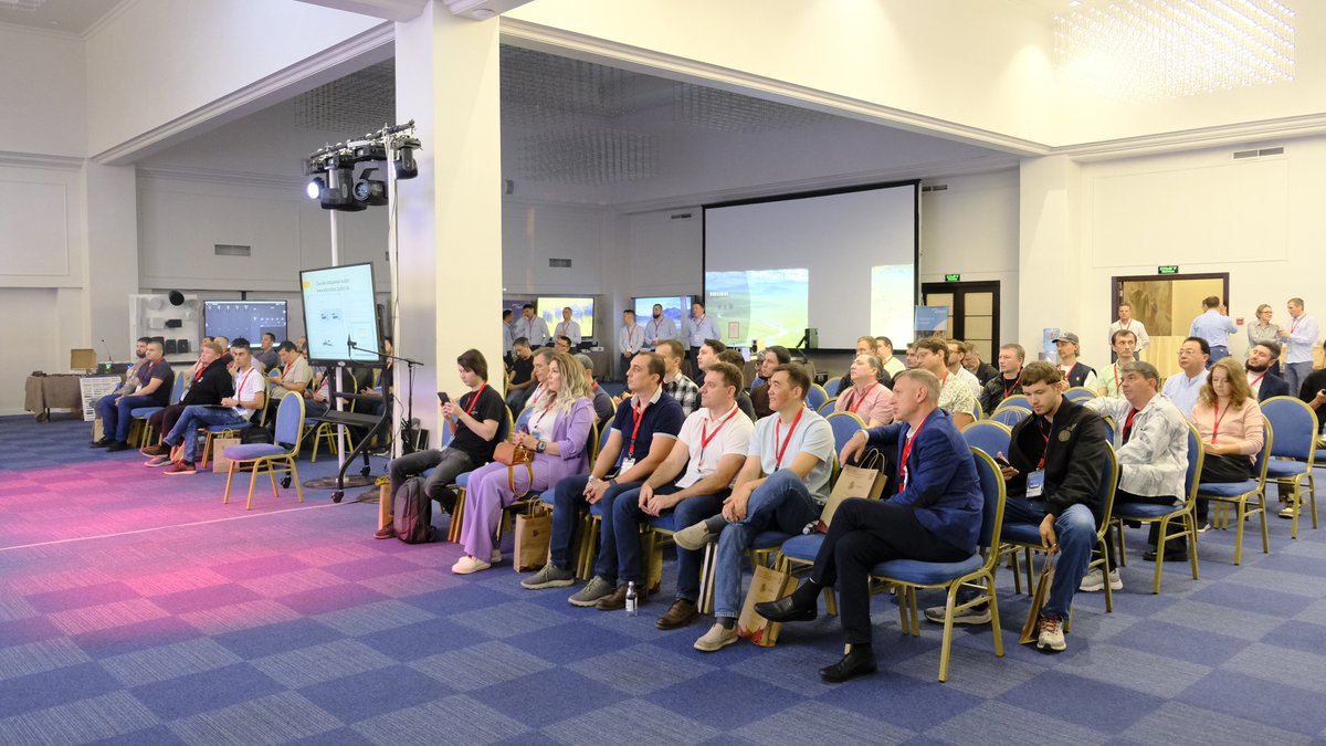 qstechled's tweet image. What a week! QSTECH brought together an enthusiastic group of partners and clients across two electrifying sessions.
👉 Craving more tech magic? Dive deeper: qs-tech.com
#QSTECH #LEDInnovation #AVTech #DisplayGoals