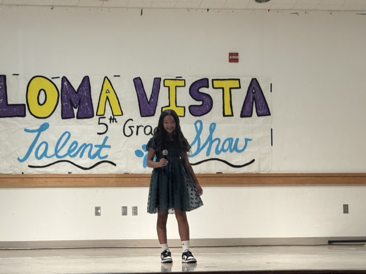 JulieCroy11's tweet image. Loma Vista Elementary School 2025 Talent Show💜💛 #weareBUSD #lvpride
