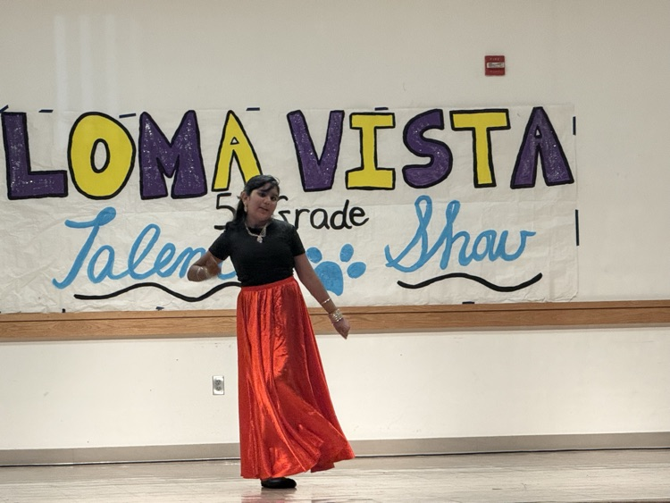 JulieCroy11's tweet image. Loma Vista Elementary School 2025 Talent Show💜💛 #weareBUSD #lvpride