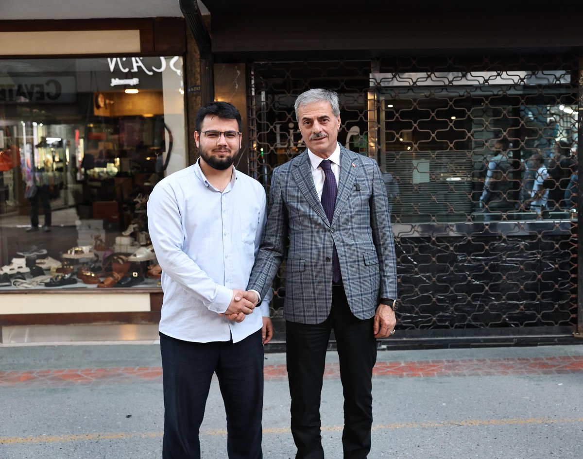 Sakarya Büyükşehir Belediye Başkanımız Sayın Yusuf Alemdar ile bayram öncesi bir araya geldik.
Nazik ilgileri için teşekkür ediyorum.

#Sakarya #YusufAlemdar #BayramHavası #HalkınYanında