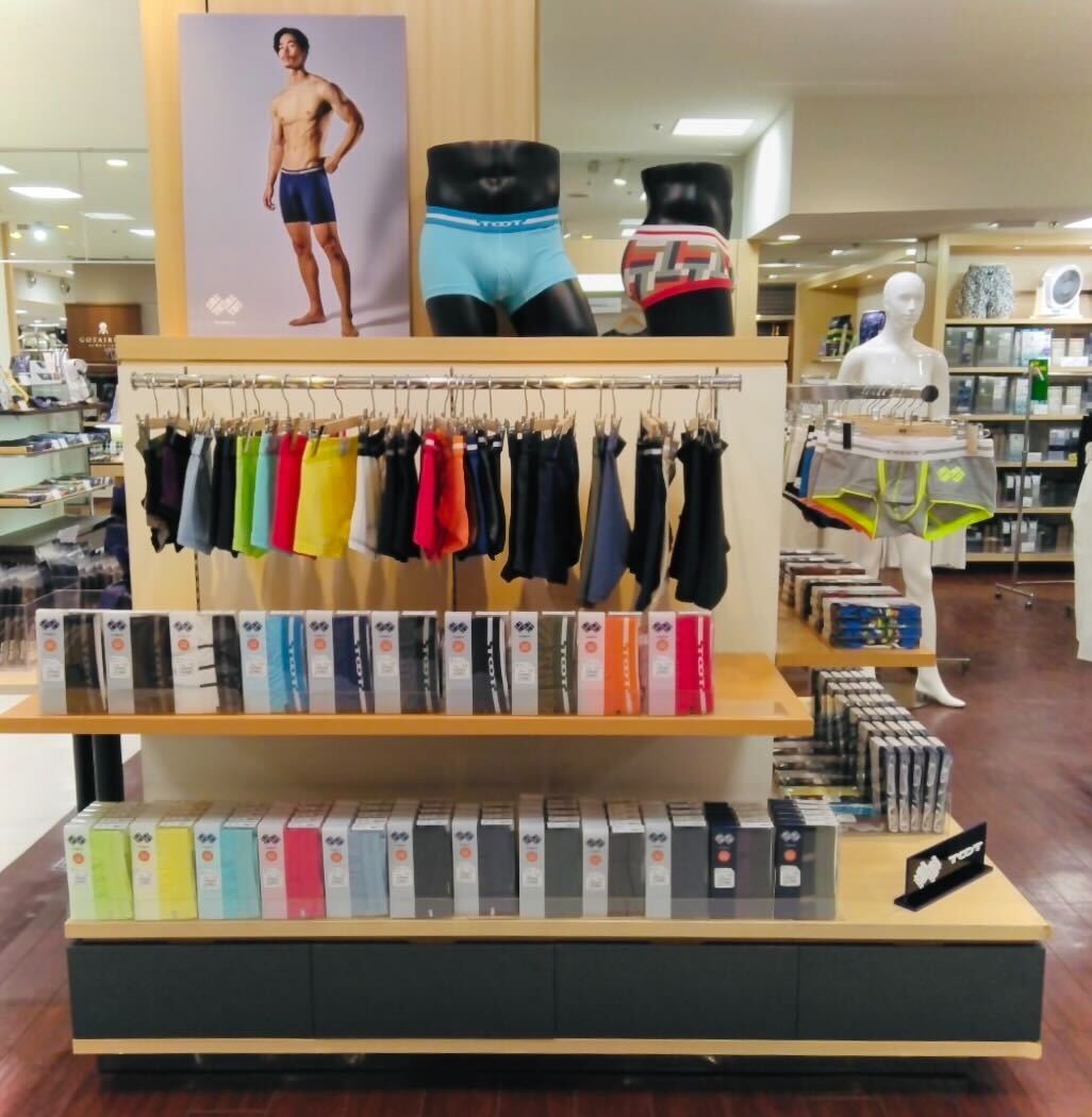 【POP-UPコーナー情報】
ただいま大分県大分市のトキハ本店 4階では、6月17日(火)まで期間限定POP-UPコーナーを展開中です！

ギフトにも人気のBASIC製品や、大きな反響を頂いております「ネオンライン nano」などのCOLLECTION製品も、充実した品揃えでご用意しております。