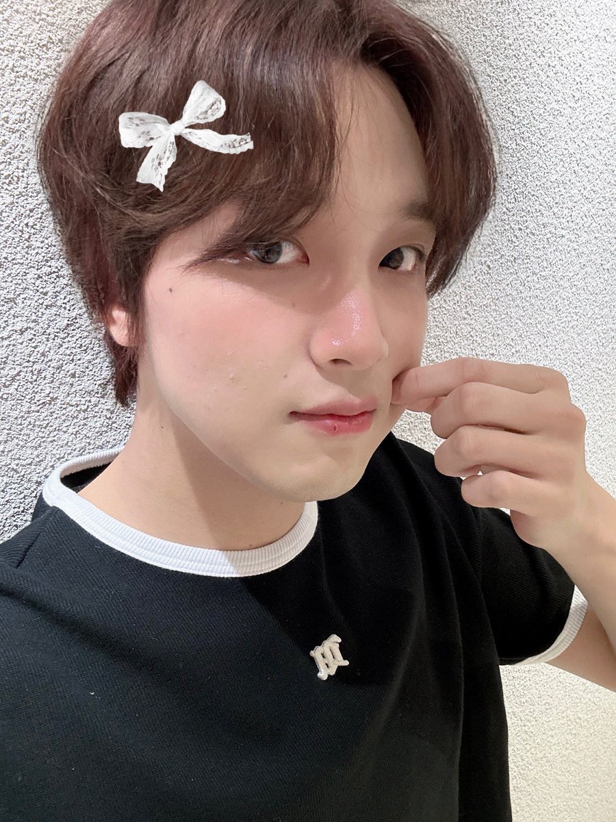 soublmate's tweet photo. Haechan so pretty.🤍 https://t.co/zy0Kyv2TW0