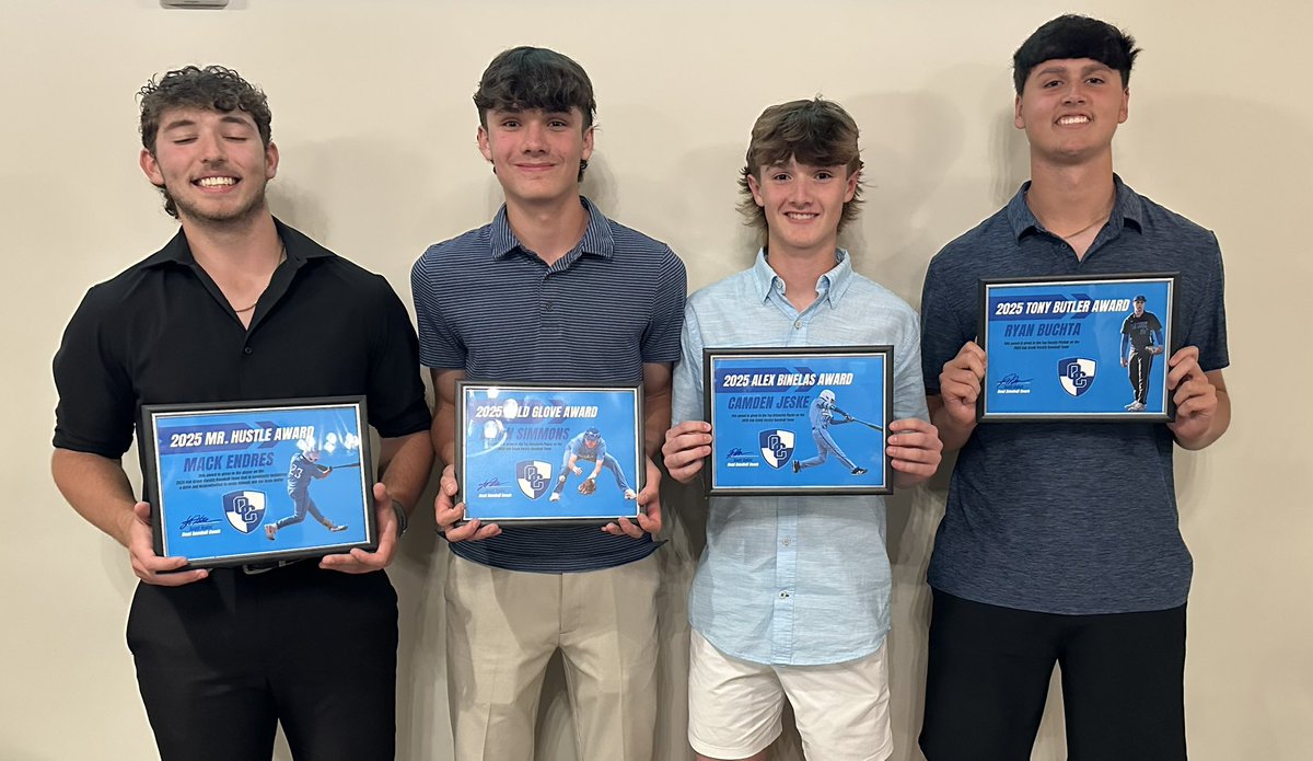 Great night celebrating all of our players and levels at the banquet tonight.  Congratulations to our Varsity Award Winners:
Mr. Hustle: Mack Endres 
Gold Glove: Brian Simmons
Alex Binelas Award: Camden Jeske
Tony Butler Award: Ryan Buchta