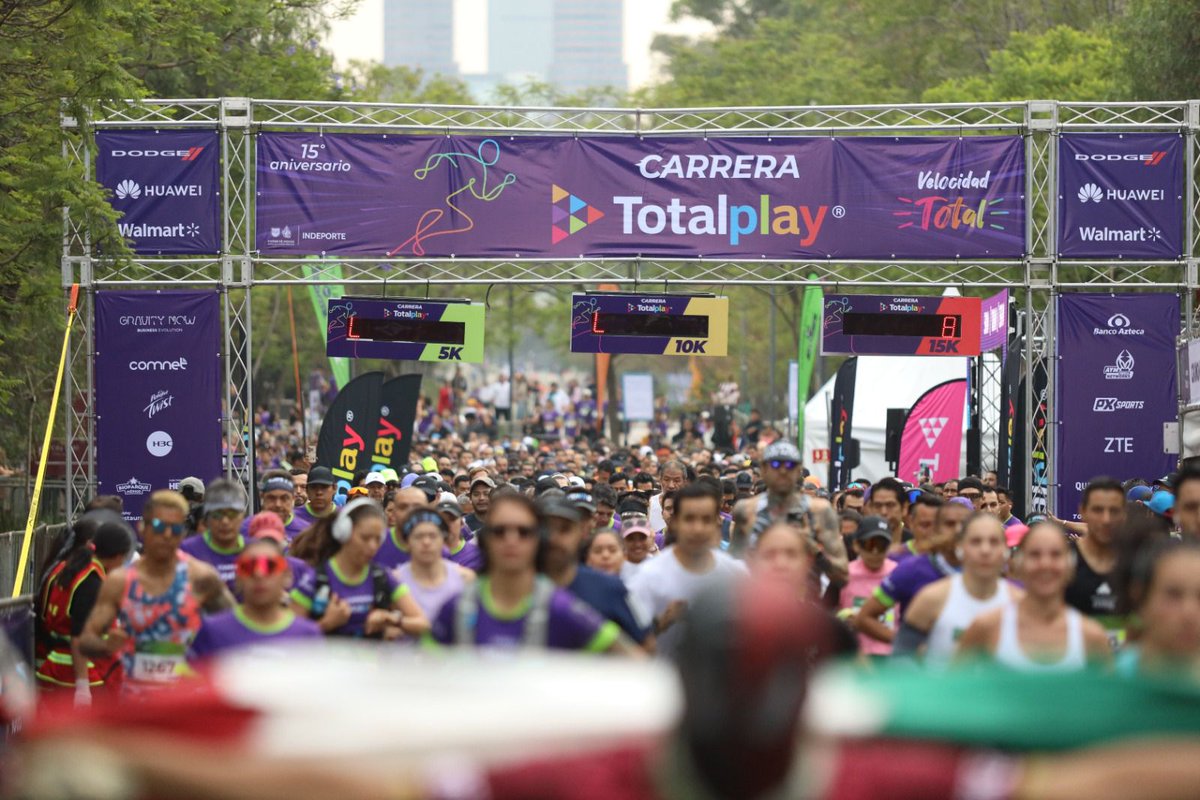 totalplaymx's tweet image. Feliz Día a los que hacen que correr se vea fácil (aunque todos sabemos que no lo es) 💪🔥
¡Lo dejaron TODO en la Carrera Totalplay!
Nos vemos el próximo año… más rápidos, más fuertes, más poderosos. 🏁
#GlobalRunningDay