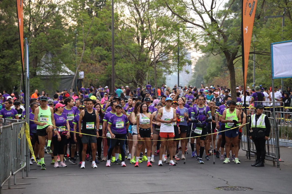 totalplaymx's tweet image. Feliz Día a los que hacen que correr se vea fácil (aunque todos sabemos que no lo es) 💪🔥
¡Lo dejaron TODO en la Carrera Totalplay!
Nos vemos el próximo año… más rápidos, más fuertes, más poderosos. 🏁
#GlobalRunningDay