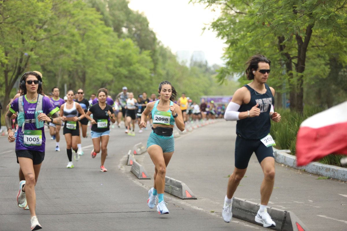 totalplaymx's tweet image. Feliz Día a los que hacen que correr se vea fácil (aunque todos sabemos que no lo es) 💪🔥
¡Lo dejaron TODO en la Carrera Totalplay!
Nos vemos el próximo año… más rápidos, más fuertes, más poderosos. 🏁
#GlobalRunningDay