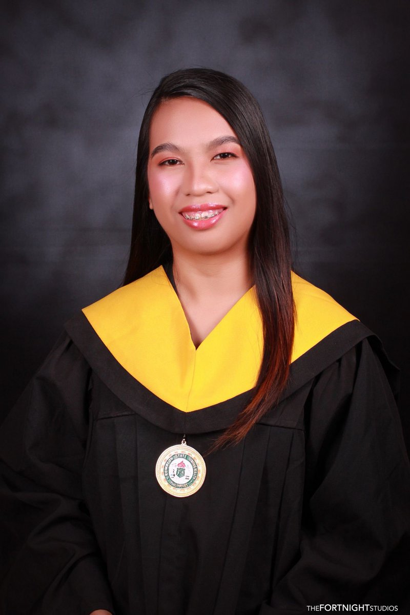 Shulesss's tweet photo. CPA na po ako 🥹

To God be all the Glory. Super thankful sa parents ko, sa ReSA, sa friends ko irl, sa friends/moots and pipol here sa studytwt. Thanks sa support na binigay niyo. 🫶🏻❤️🫂 

Ps. Napaka girl ko dito kahit 'yong buhok lang talaga ang straight 💁🏻‍♀️💅🏻 https://t.co/q9xz6Kziqg