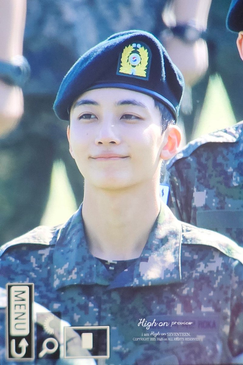 i missed seeing you smile like this :')