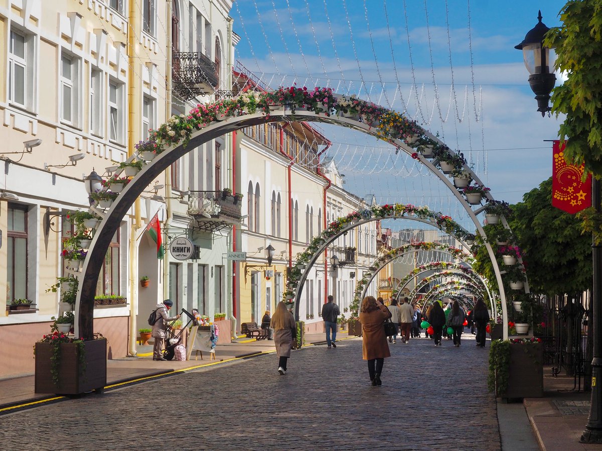 NicolaTeaser's tweet photo. #гродно #каралеўскігорад #placesoftheworld #justgoshoot  #easteurope #myworld #place #hrodna #streetstyle #manuallens #streetphotography #contest  #weekend #justbelarus #olympusphotography #goodvibes #пешеходка #lensculture  #village  #citylife #openmyworld #streetpantime https://t.co/ymKN5kttB0