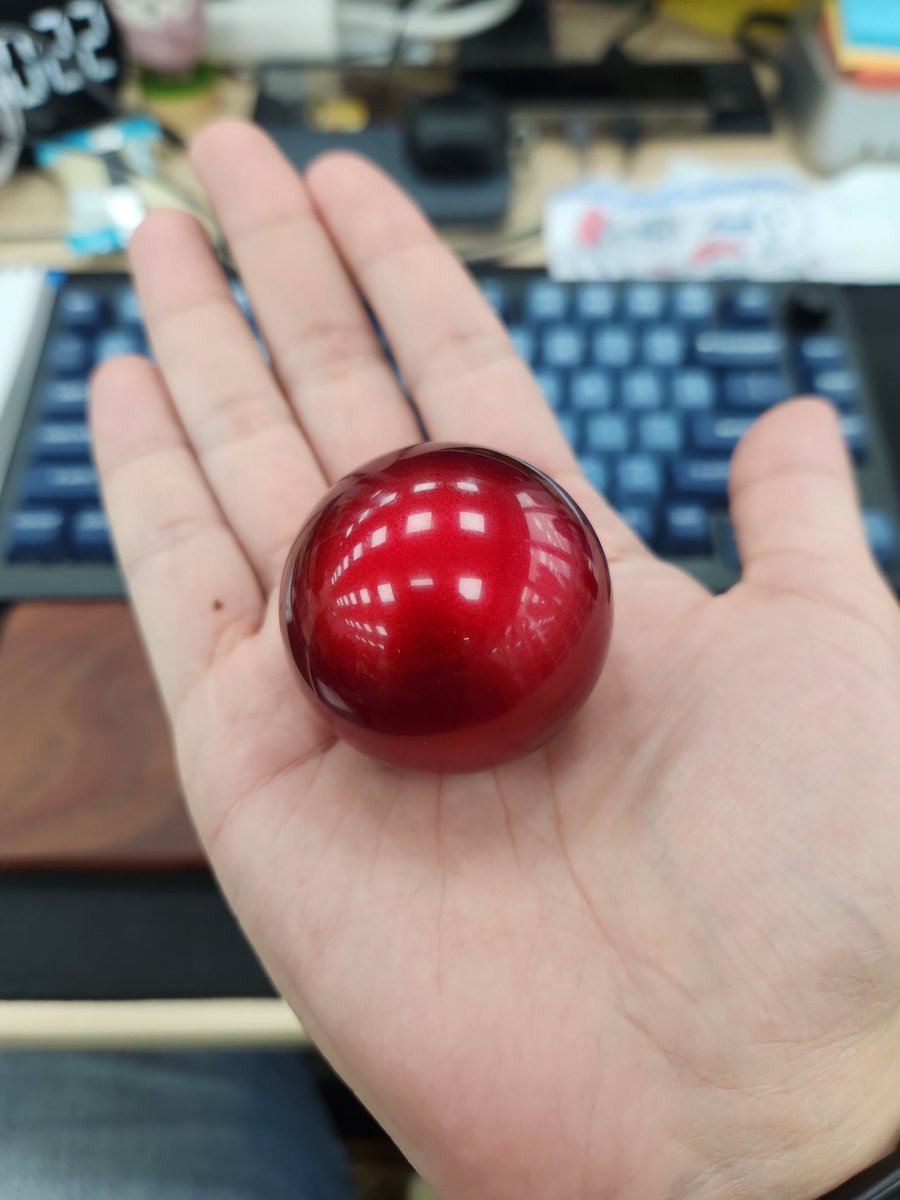 最近在公司改成用軌跡球取代滑鼠操作
相見恨晚啊這也太舒適了吧