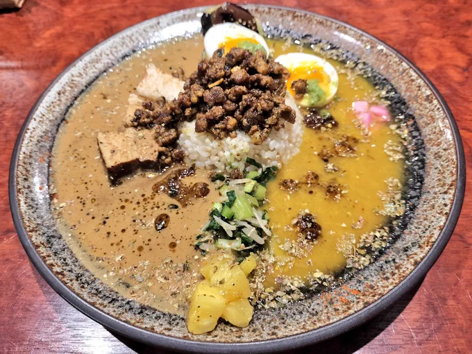 ごろごろしてるといいつつもう遠出してよくわからん飯を食いに行ってた やっぱ福岡、よくわからん個人の店のレベルが高いわ………………異様にうまいのに何味かわからない………